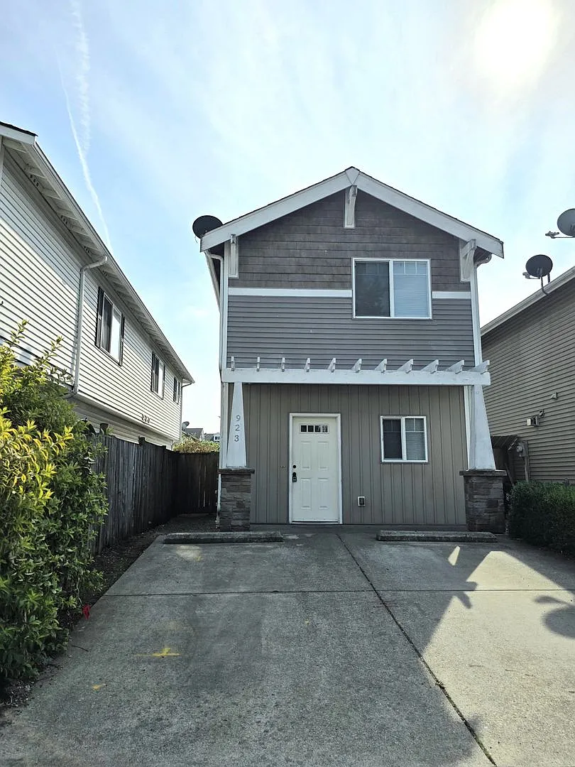 Kent Townhome for rent - 2 bed and 2.5 bath - Ready for move in now! — Photo 2