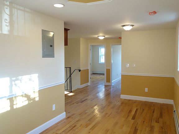 3rd image of 3340 Bronxwood Ave