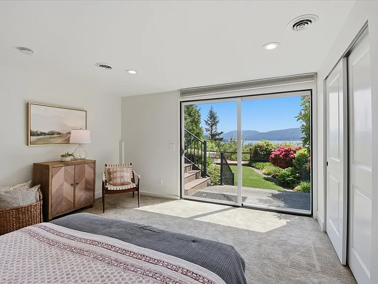 639 W Lake Sammamish Pkwy NE — Photo 9
