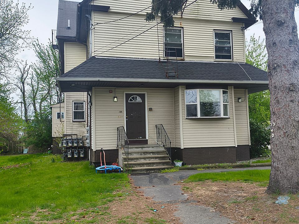 1st image of 32 Kilvert St APT 101