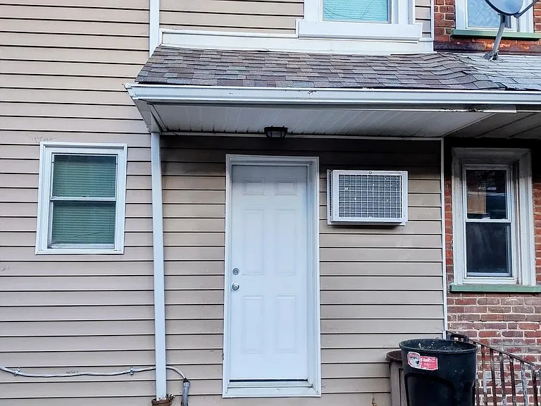 1224 Clover Ln — Photo 7