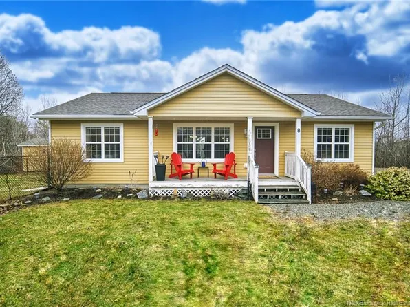 8 Lodge Ln, Prince William, NB E6K 3S9