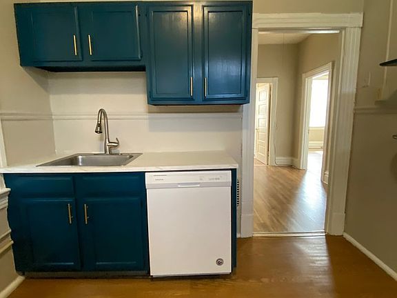 2nd image of 3453 Sidney St #2