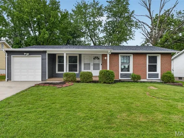 11644 Altozano Ln, Florissant, MO 63033