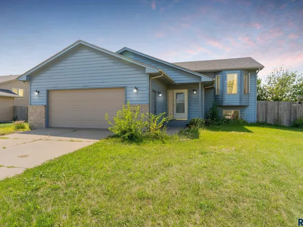 5620 W Mandy Ct, Sioux Falls, SD 57106