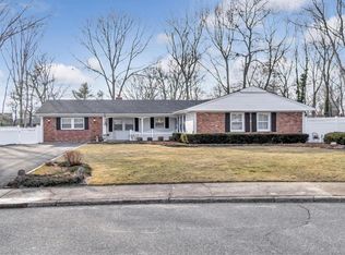 6 Birdseye Cir, Stony Brook, NY 11790