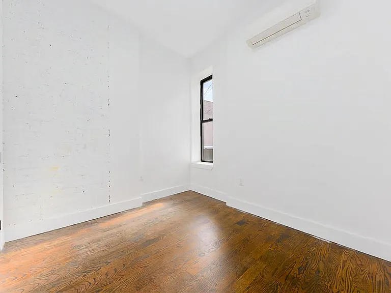 183 Eldert St #3R — Photo 6