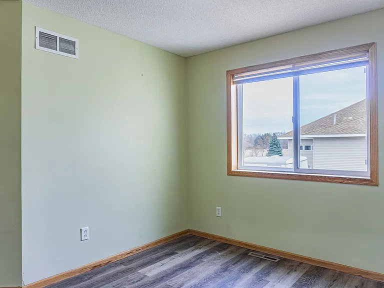 2112 Blake Ave — Photo 35
