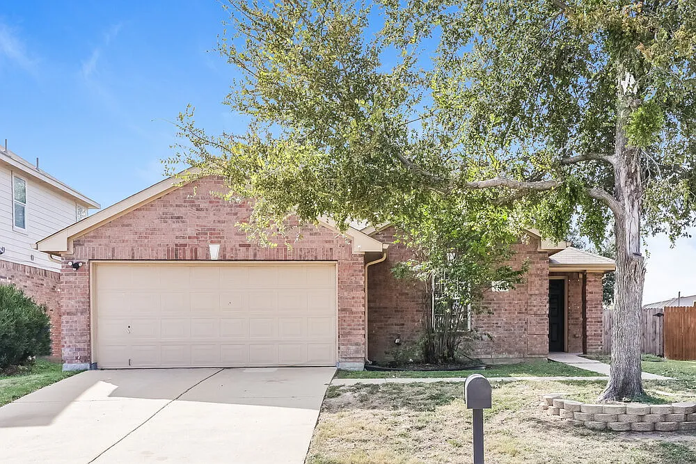 3 bed, 2.0 bath, 1628 sqft, $1,950 — Photo 1