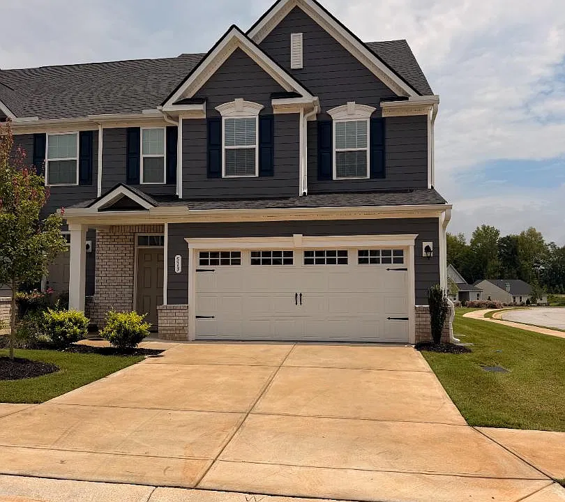 513 Ellwood Ln