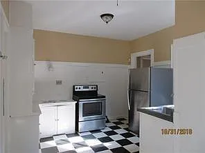 70 N Monterey St — Photo 22