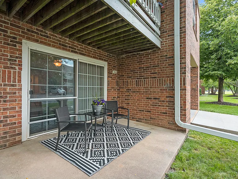 Riverwood Apartments Private Patio