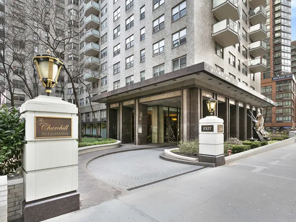300 East 40th Street image 1 of 17