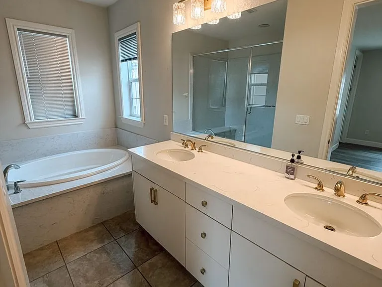 1329 Bayberry View Ln — Photo 11