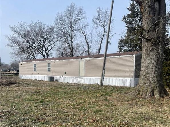 110 N Kansas St, Mulberry, KS 66756
