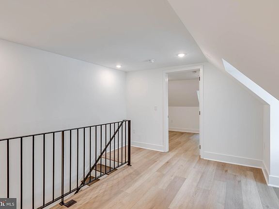 5th image of 4327 Baltimore Ave #4