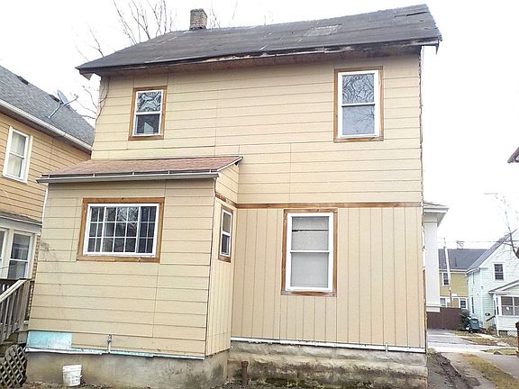 4th image of 21 Oriole St