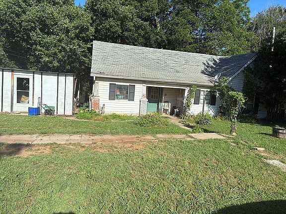 2nd image of 114 N 6th St