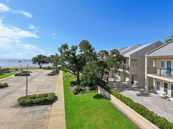 548 W Beach Blvd APT 132, Long Beach, MS 39560