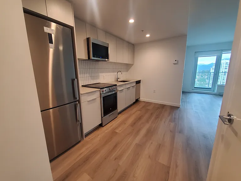 551 Emerson St — Photo 22