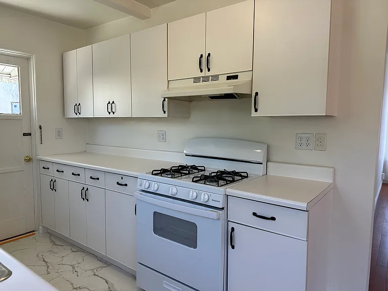 1531 Dixon St — Photo 11