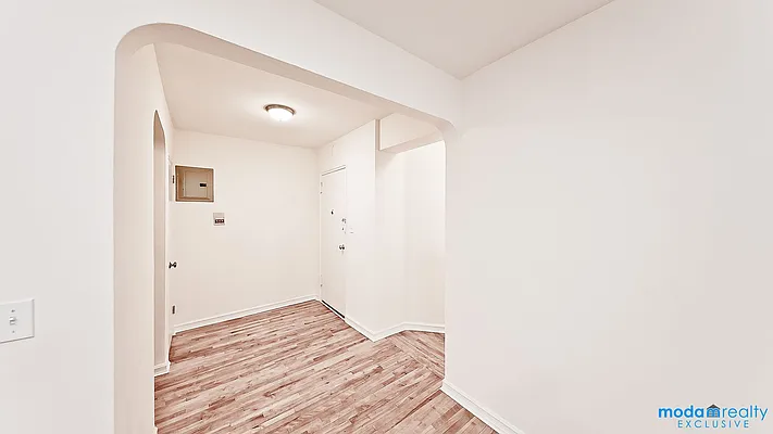 Rented by Moda Realty | media 9