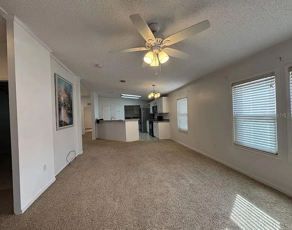 3 bed, 2.0 bath, 1456 sqft, $1,675 — Photo 2