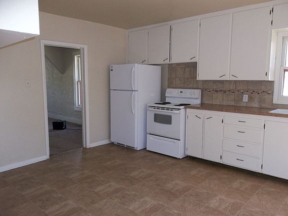 3rd image of 234 N Sherwood St