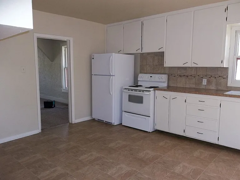 234 N Sherwood St — Photo 3