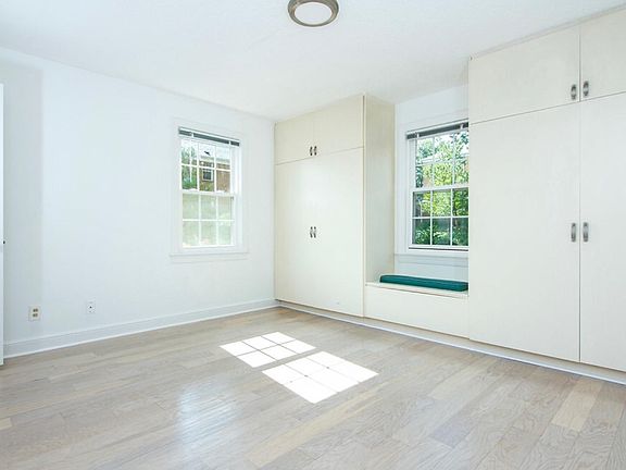 5th image of 2501 Arlington Blvd APT 101