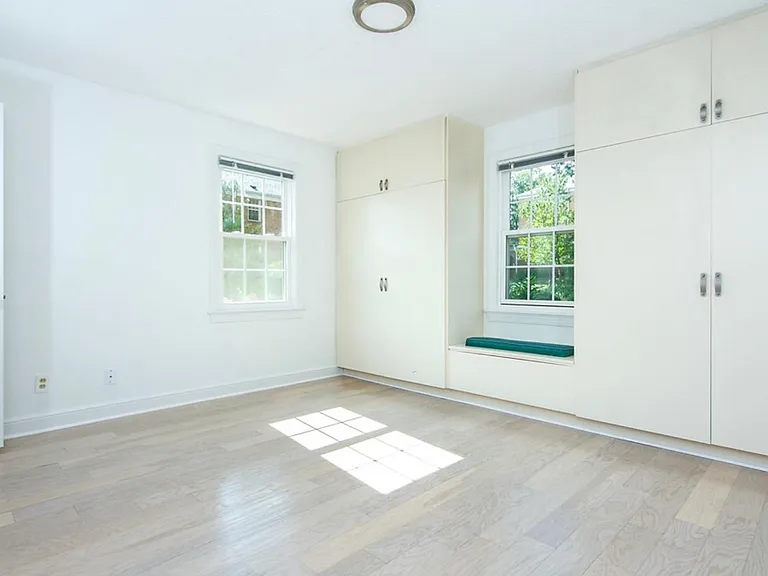 2501 Arlington Blvd #101 — Photo 5
