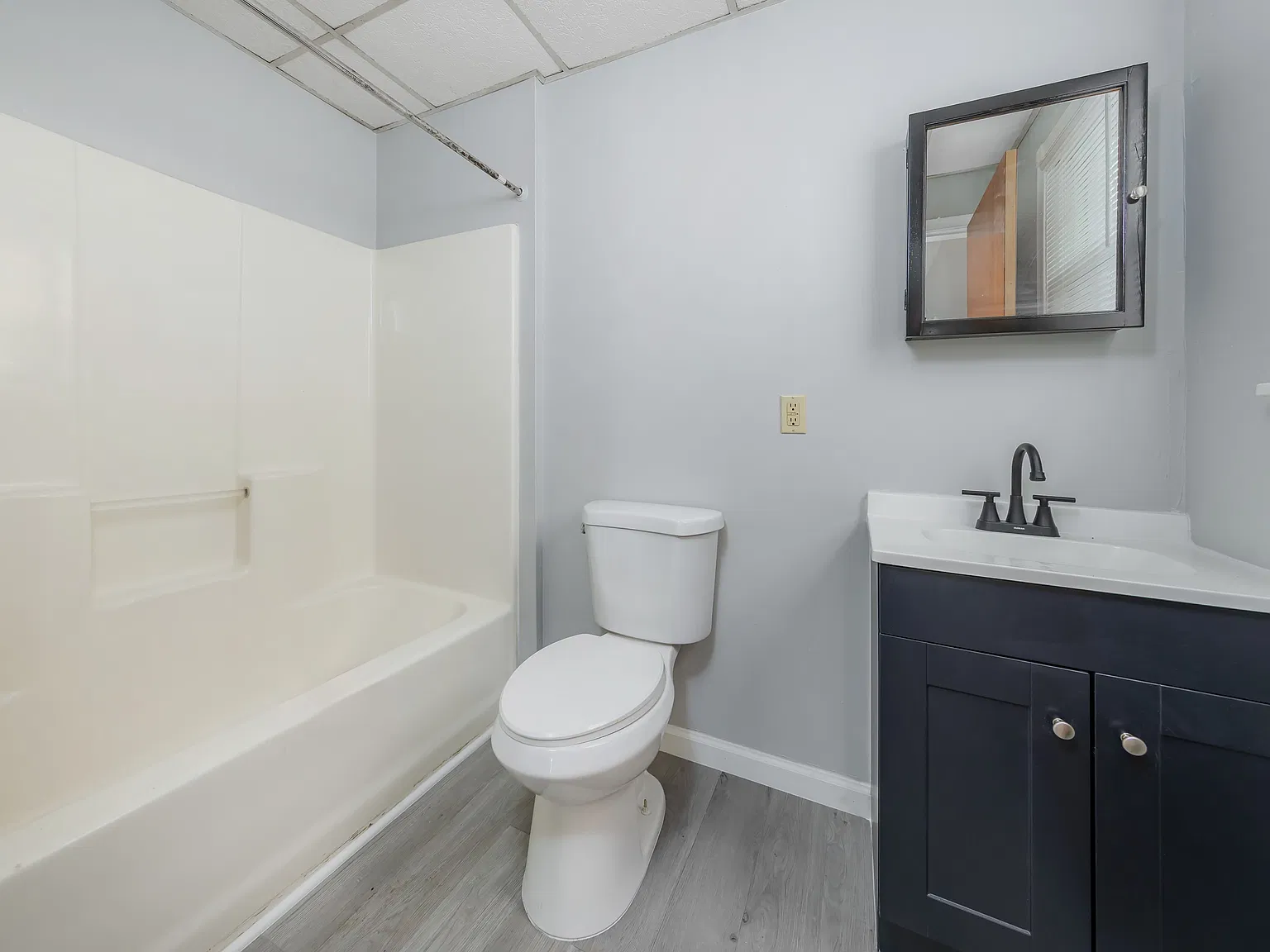 243 Wesley St — Photo 3