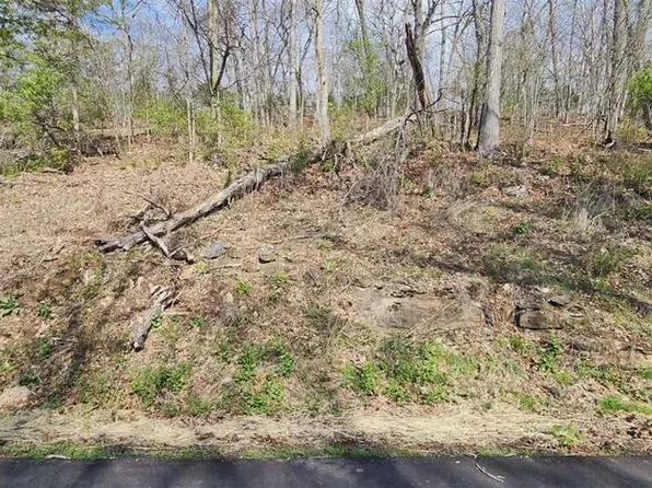 1884 N Lake Sherwood Dr, Lake Sherwood, MO 63357