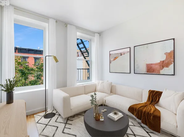 34 Carmine St #4C, New York, NY 10014
