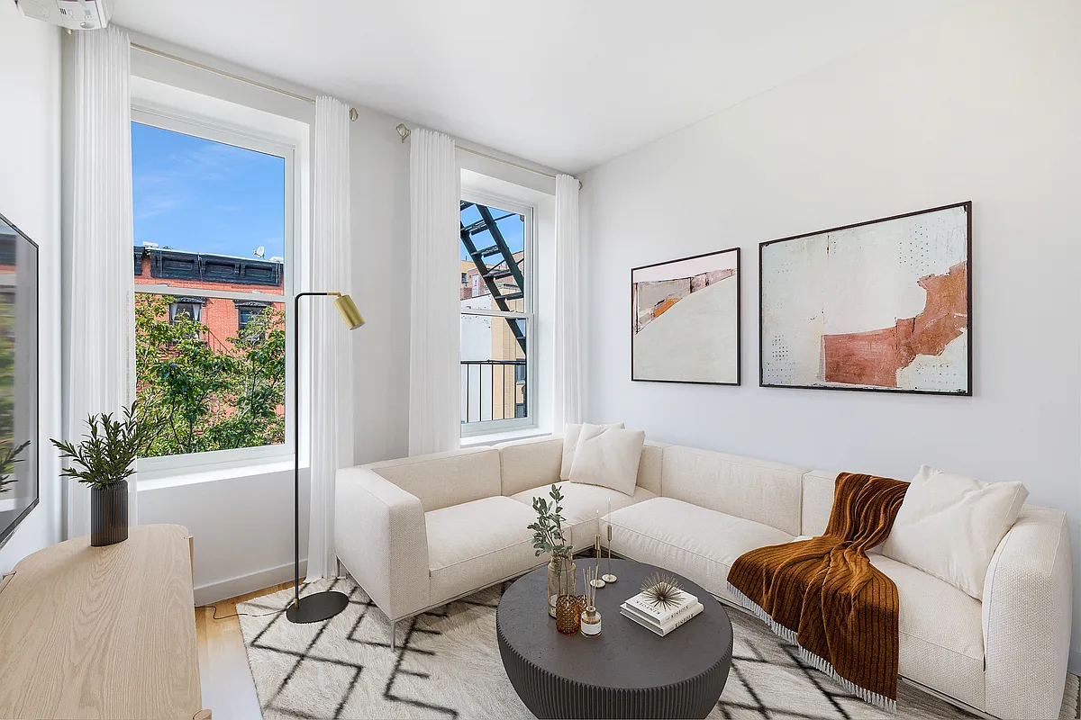 Building Photo - 34 Carmine St #2C