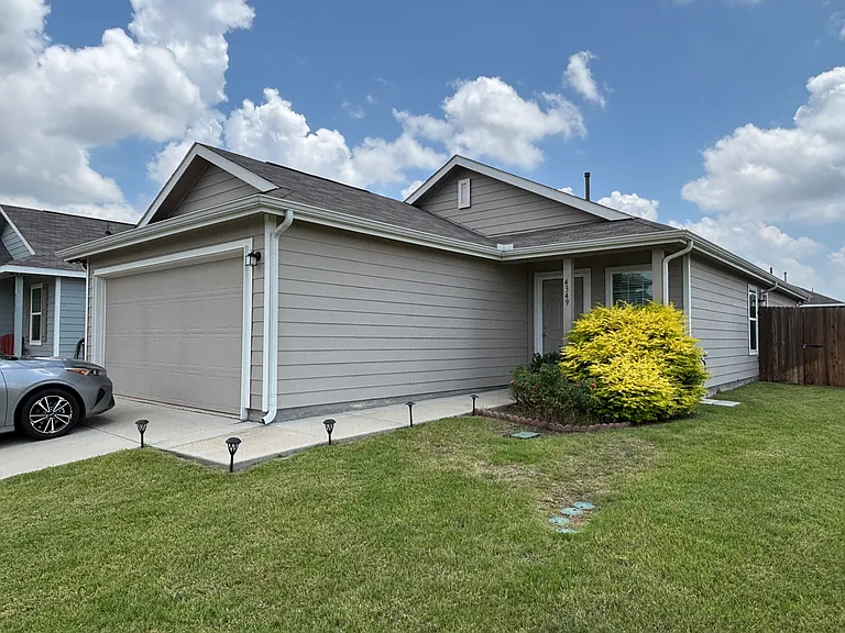 4349 Johnstown Ln — Photo 3