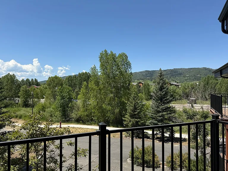 Storm Peak Apartments — Photo 26