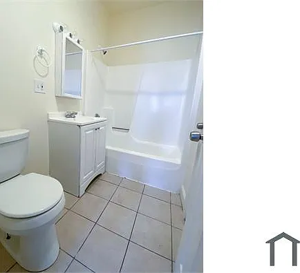 5 bed, 1374 sqft, $4,300 — Photo 4