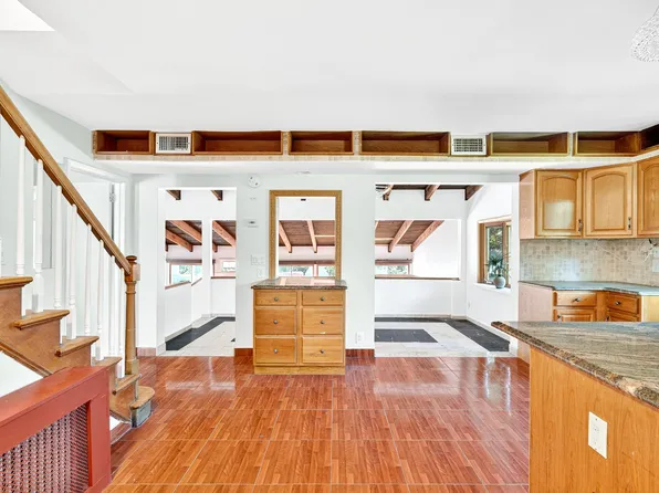 6015 Independence Avenue image 20 of 85