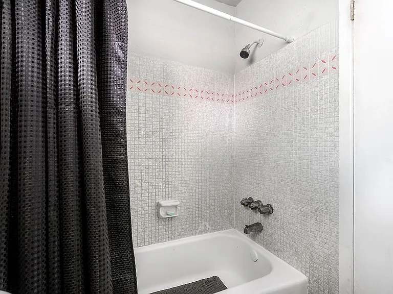 1826 Sherman St #9 — Photo 8