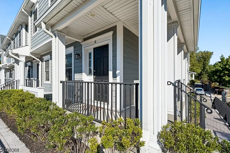 785 Springfield Ave #4