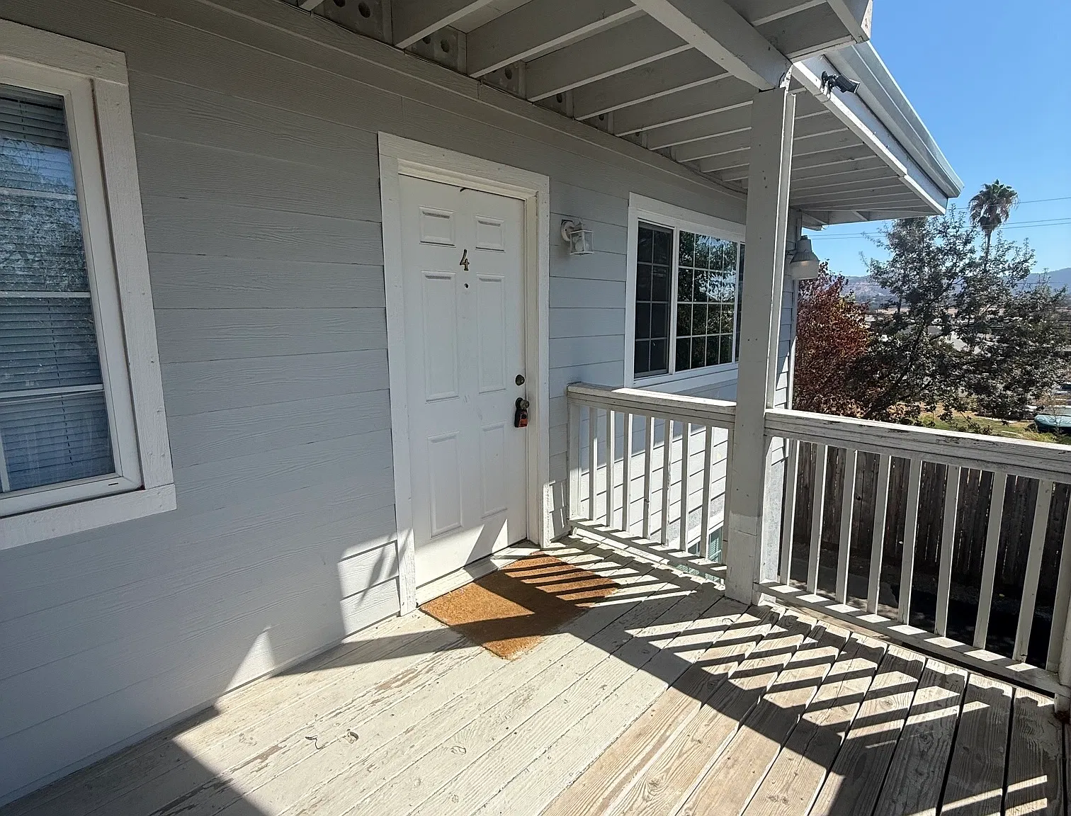 Great location in charming 2 bdrm, 4-plex in Valley Springs! — Photo 1