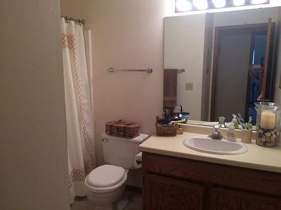 Main bathroom