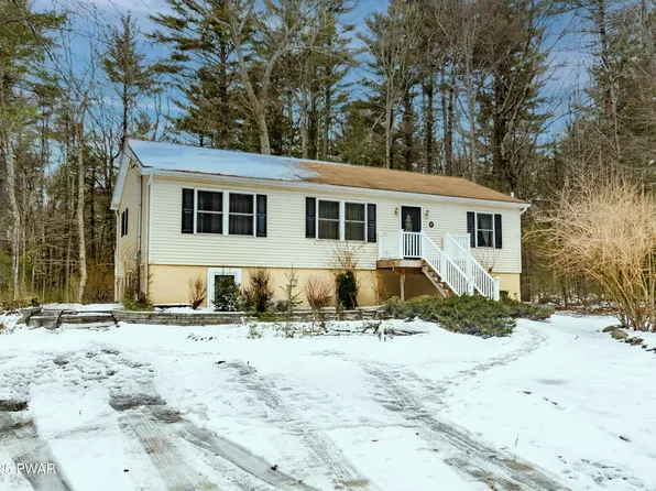 179 Laverne Dr, Dingmans Ferry, PA 18328