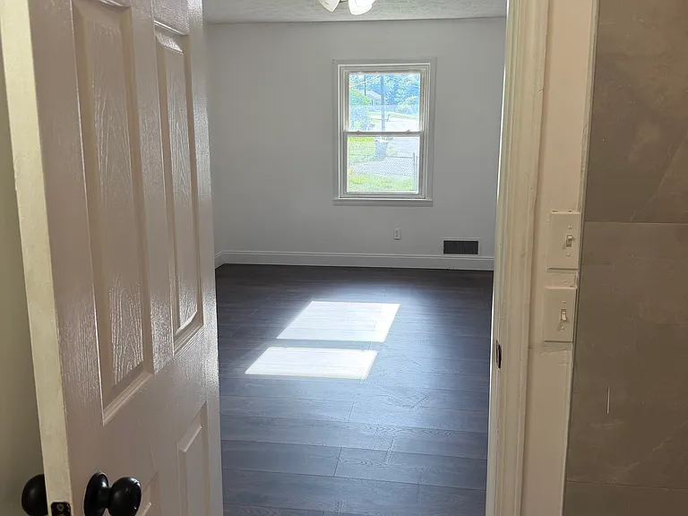 9011 Cornell Dr — Photo 8