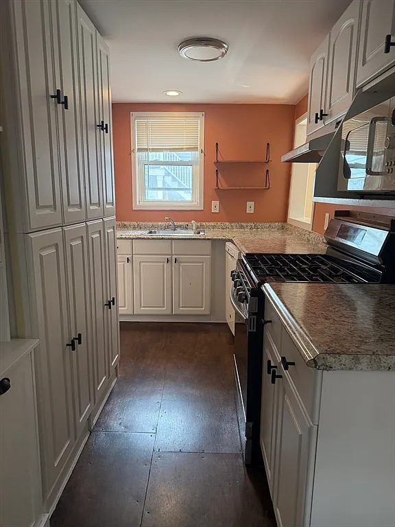 3 bed, 1504 sqft, $4,900 — Photo 1