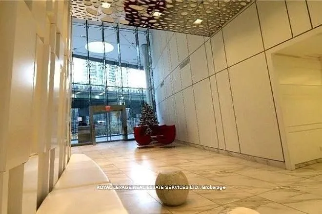 14 York St #5402 — Photo 2
