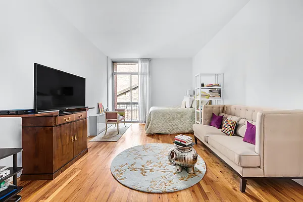 Rented by Douglas Elliman | media 8