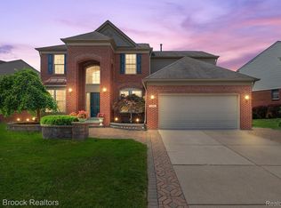 1644 Blushing Ct, Rochester Hills, MI 48307