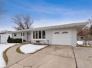 2419 42nd St NE, Cedar Rapids, IA 52402